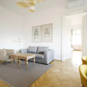 Apartment Heymi Oper