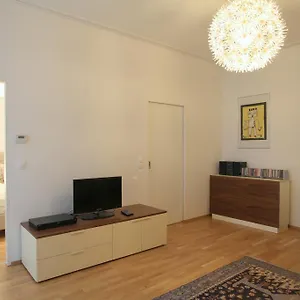 Apartment Moderne Stadtwohnung Mit Balkon