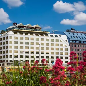 Hotell Radisson Red Hotel,
