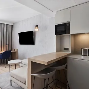 By Marriott East Viyana