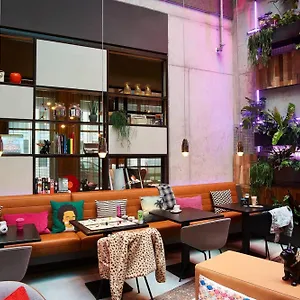 Hotell Moxy Brussels Center