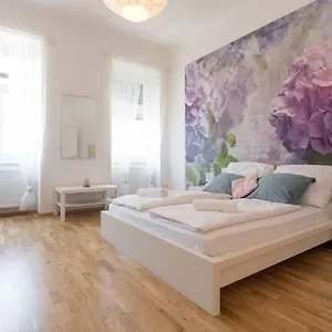 Apartment Spacious Station